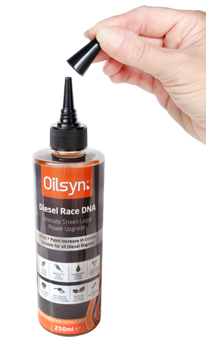 Oilsyn Diesel Race DNA 250ml removing cap